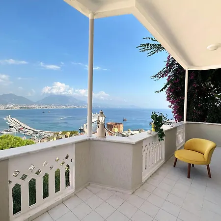 Seaview Castle House Apartment